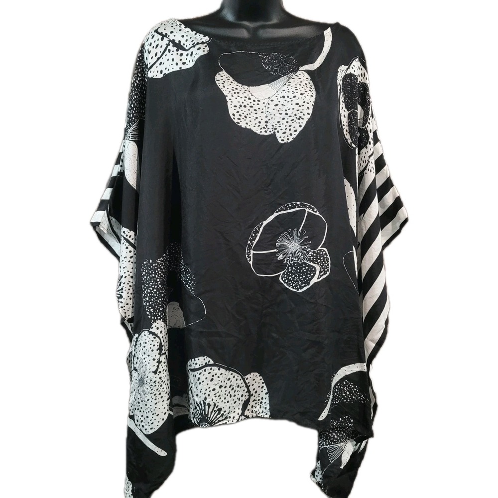Chico's 100% Silk Kaftan Blouse Size L/XL Black & White Floral Flowy Resort